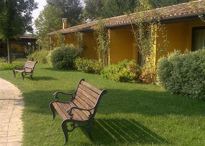 Le Grotte Dei Saraceni Hotel 3*